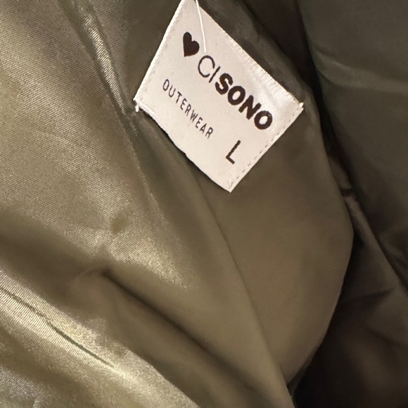 Olive Puffer Vest - Picture 4 of 5